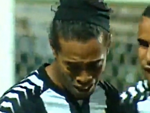 Ronaldinho zabio golčinu pa se rasplakao