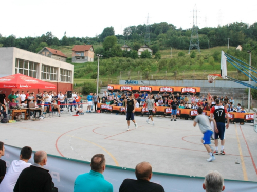 FOTO: Počeo turnir u uličnoj košarci "Streetball Rama 2014."