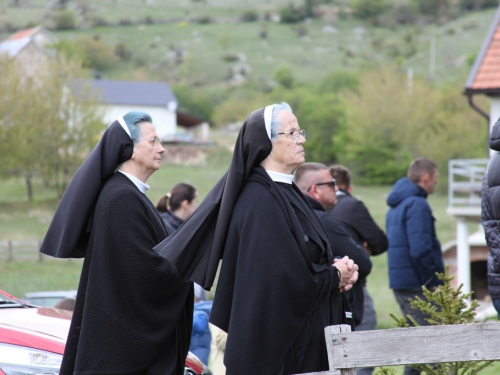 FOTO: Druženje Rumbočana i sv. misa na Zahumu