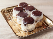 Ruske kape (šubarice) – neizostavni božićni kolač s bogatom kremom i kokosom