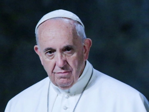 Papa: Ljudi koji uživaju u lažnim vijestima su ljubitelji izmeta
