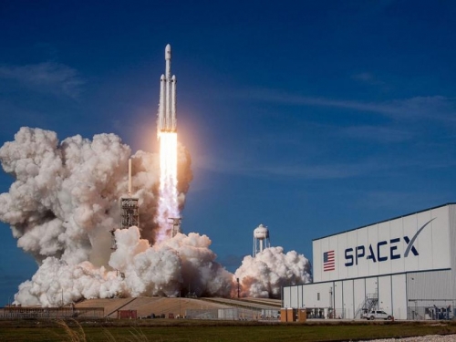 SpaceX započeo sa stvaranjem "svemirskog interneta"