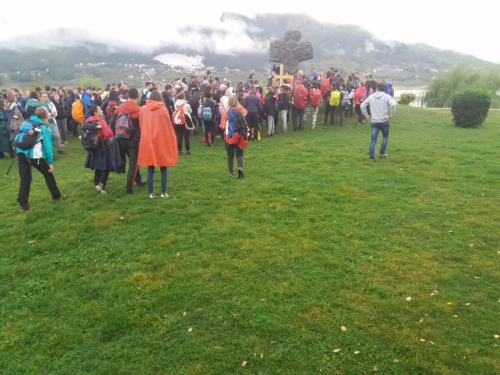 FOTO: 300 mladih na planinarskom križnom putu Bugojno - Kupres - Rama