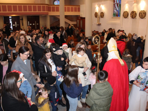 FOTO: Sv. Nikola posjetio župu Prozor