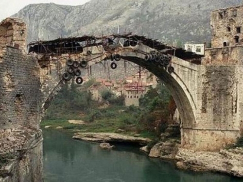 Na današnji dan srušen je Stari most