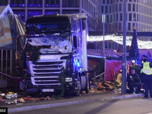 Vozač poljskog kamiona izboden i upucan u Berlinu