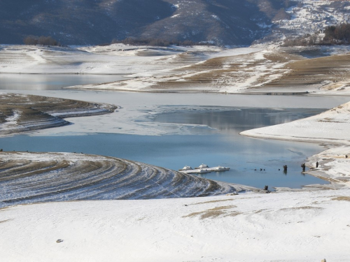 FOTO: Minusi počeli lediti Ramsko jezero