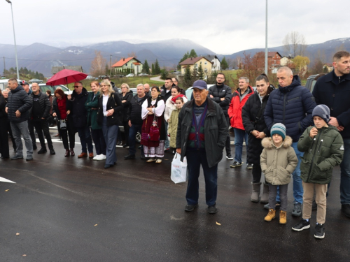 FOTO/VIDEO: Svečano otvoren prodajni centar Baković u Ripcima