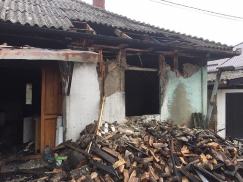 U požaru kuće u Jajcu poginula 11-godišnja djevojčica