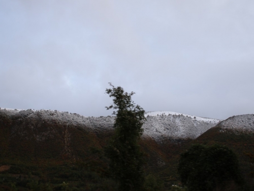 Snijeg zabijelio vrhove ramskih planina