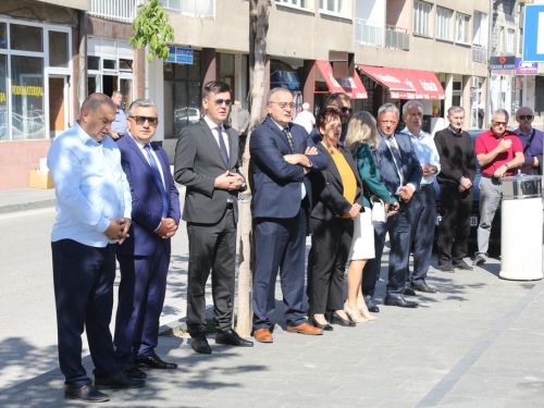 FOTO: Polaganjem vijenaca i svečanom sjednicom započelo obilježavanje Dana općine