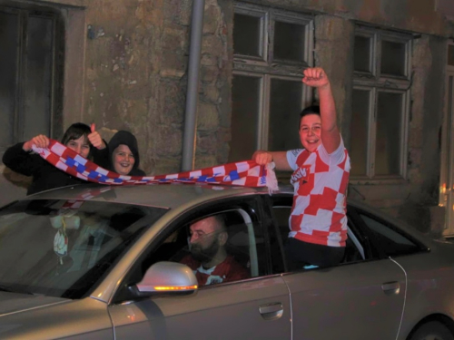 FOTO/VIDEO: Veliko slavlje u Prozoru nakon pobjede 'Vatrenih'