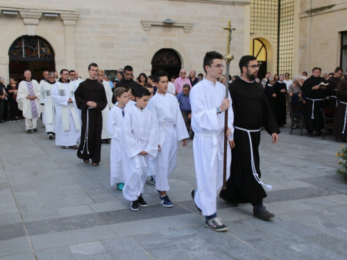 FOTO: Misa Uočnica povodom proslave Velike Gospe u župi Rama Šćit