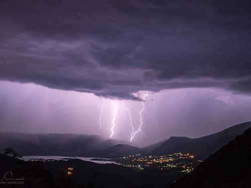 FOTO/VIDEO: Munje parale nebo nad Ramom