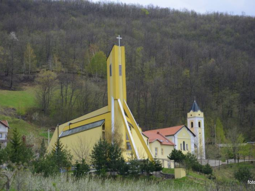 FOTO: Krizma u župi Uzdol