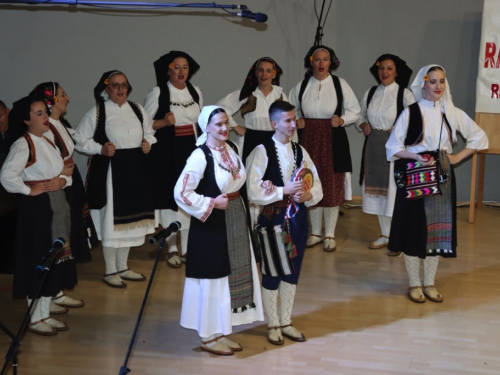 FOTO/VIDEO: Večer folklora u Prozoru