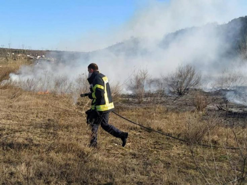 HNŽ: U protekla 24 sata 13 požara, jedan još aktivan