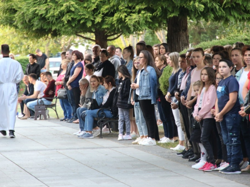 FOTO: Drugi dan trodnevnice na Šćitu - blagoslov prvašića i školskih torbi