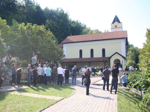 FOTO: Obilježena 27. obljetnica stradanja Hrvata na Uzdolu