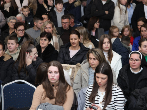 FOTO: Božićna priredba u župi Rumboci
