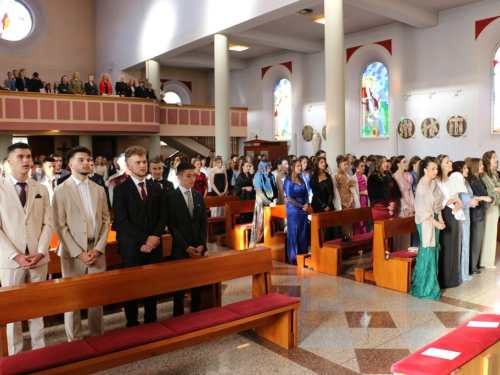 FOTO: Matura 2025. - Defile mladosti na ulicama Prozora