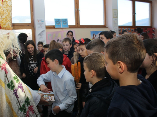 FOTO: Sv. Nikola radosno dočekan i u župi Rama Šćit