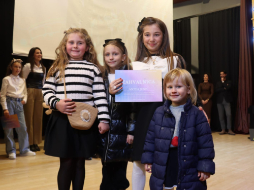 FOTO: Petra Krešo pobjednica dječjeg festivala ''Mala Rama 2025.''