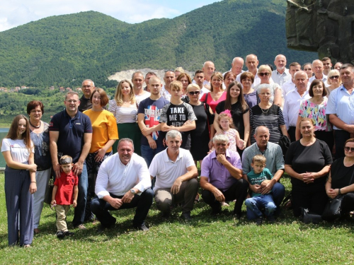 FOTO/VIDEO: Susret obitelji i potomaka Pavlović u Rami