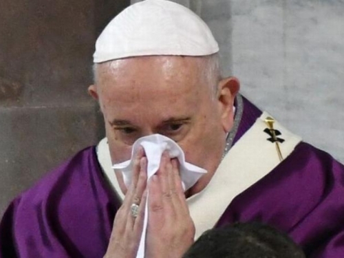 Strah od korone: Papa će angelus vjernicima uputiti putem videoprijenosa