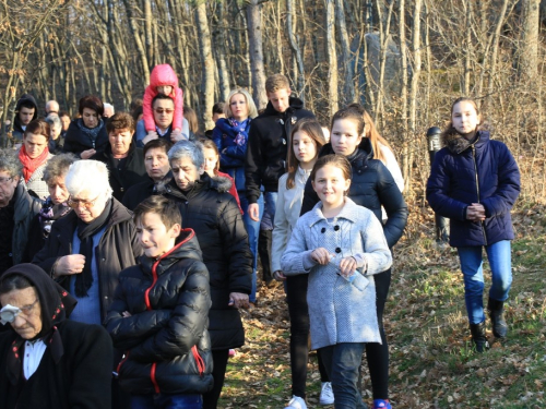 FOTO: Put križa kroz fratarski gaj na Šćitu