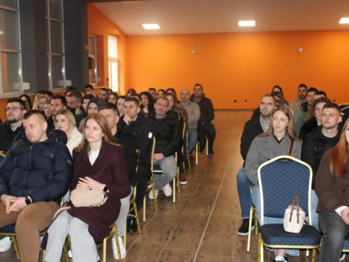 FOTO: Tečaj priprave za brak u župi Gračac