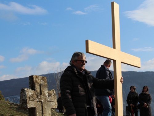 FOTO: Ramski put križa na brdo Gračac