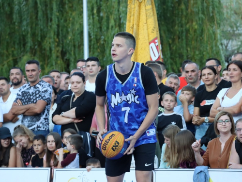 FOTO: Ekipa ''Ba.Riba'' pobjednik 20. Streetball Rama 2022.