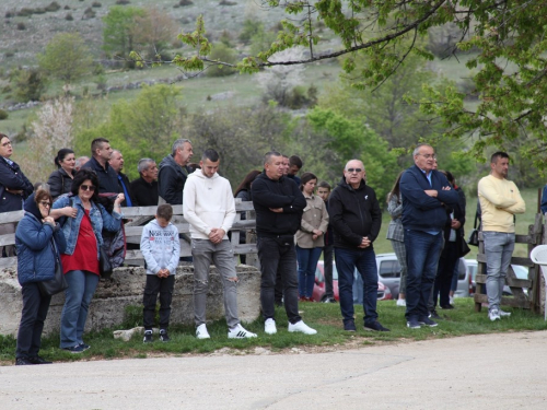 FOTO: Druženje Rumbočana i sv. misa na Zahumu