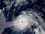 Pogledajte snimku snažnog tajfuna koji ide prema japanskom otočju