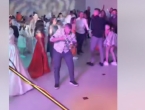Gost sa svadbe postao hit na društvenim mrežama: Plesao i jeo juhu