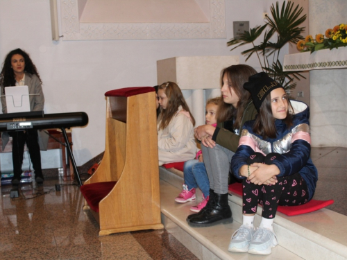 FOTO: Primanje novih članova u Društvo Prijatelja Maloga Isusa