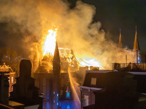 Amsterdam: Požar progutao crkvu staru 154 godine