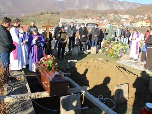 FOTO: Sahranjen fra Živko Petričević