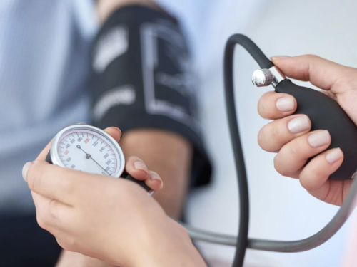 Opasno visok krvni tlak: Koje razine povećavaju rizik za moždani udar?