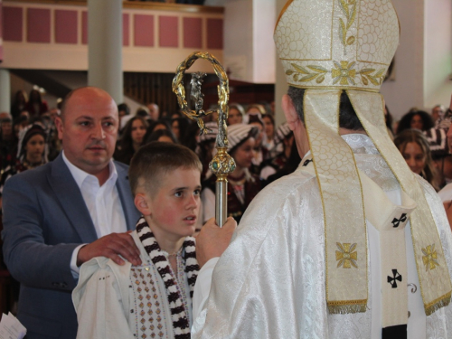 FOTO: Krizma u župi Prozor