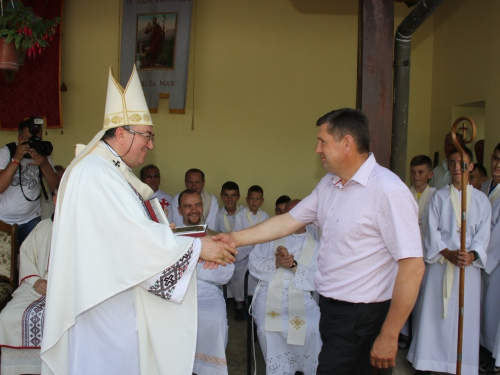 FOTO: Na Uzdolu svečano proslavljen sv. Ivo i 160. obljetnica župe