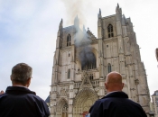 Migrant iz Ruande osumnjičen za požar u katedrali u Francuskoj