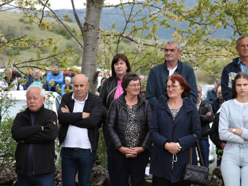 FOTO: Druženje Rumbočana i sv. misa na Zahumu