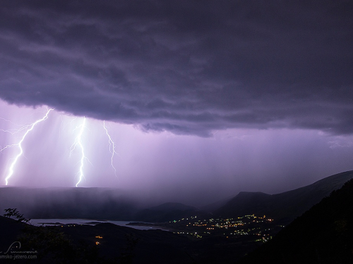 FOTO/VIDEO: Munje parale nebo nad Ramom