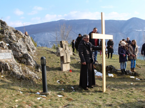 FOTO: Ramski put križa na brdo Gračac