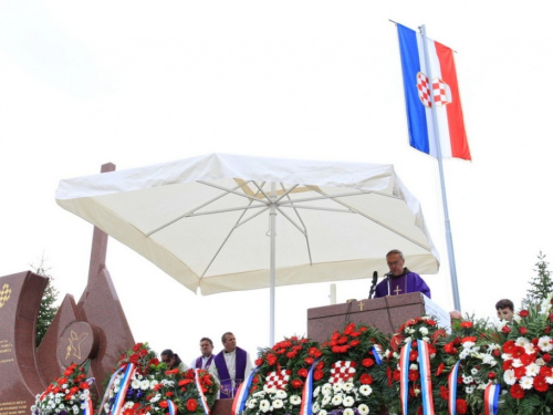 Foto: Stipića livada - 25. obljetnica stradanja hrvatskih civila i vojnika