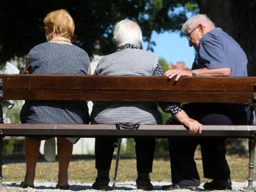 Do 2070. godine u BiH bi moglo živjeti samo 1,2 milijuna staraca