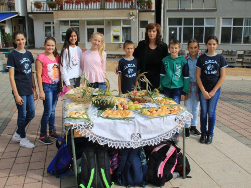 FOTO: Dani kruha i zahvalnosti za plodove zemlje u OŠ Marka Marulića Prozor