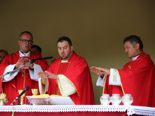 FOTO: Obilježena 32. obljetnica stradanja Hrvata na Uzdolu